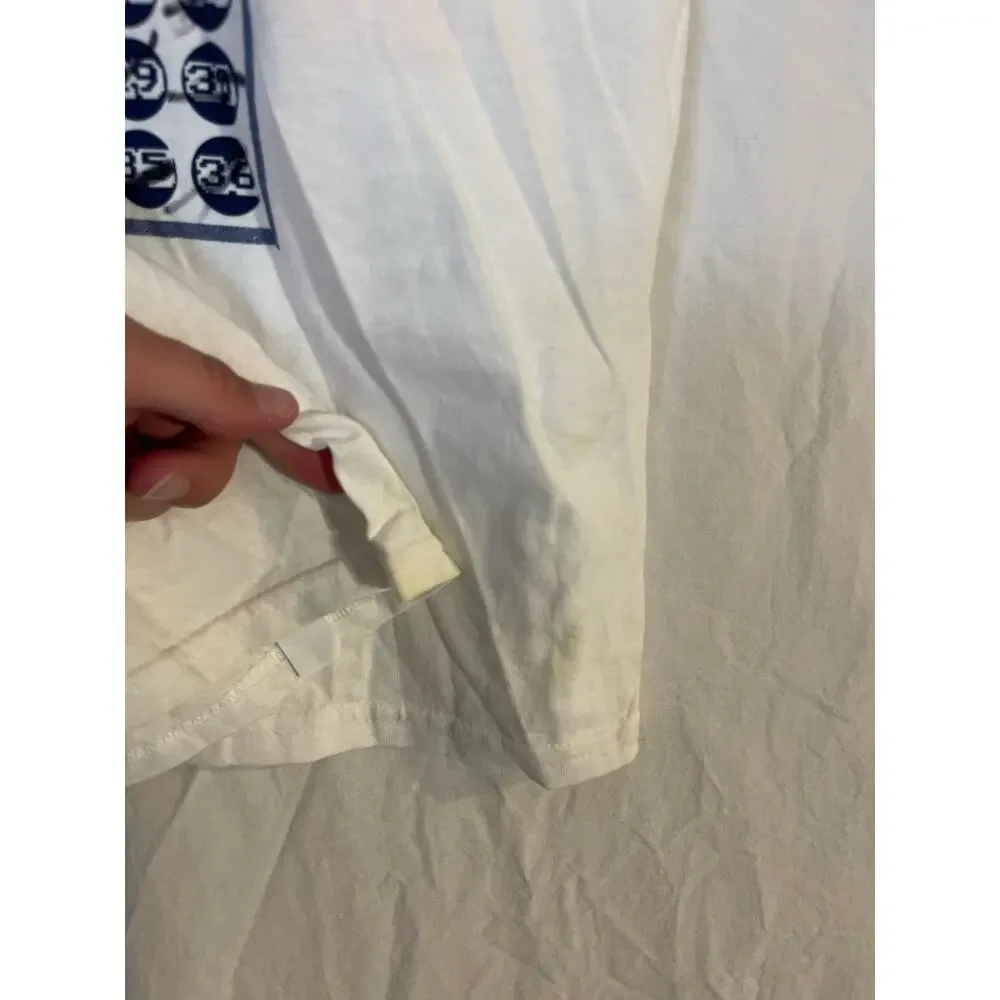 Gildan youth medium graphic tee
